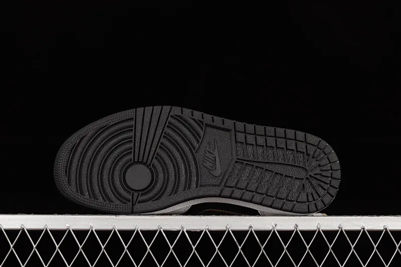 All categories Air Jordan Jordan series basketball shoes Air Jordan 1 Mid Air Jordan 1 Mid AJ1 Joe 1 Platinum Panda mid-top basketball shoes 554724-190